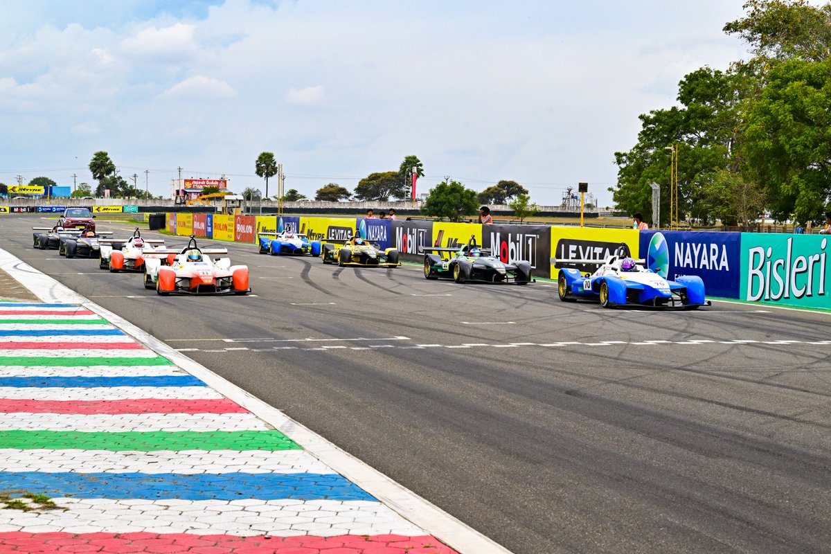 Irlofficial1's tweet photo. Round 3 roared to life at Kari Motor Speedway β‘
Race 1 set the pace with precision and strong performances ποΈ
And this is just the beginning. More action awaits on the track π
#Race1 #Round3 #PoweredbyJKtyres #FuelledByNayara #PerformanceByMobil1 #IndianRacingLeague #Season4 https://t.co/ij5XP1zmv9