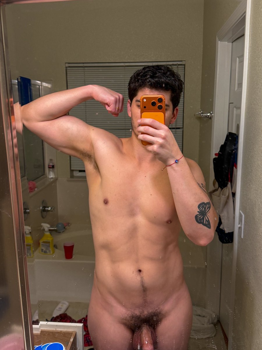 Salllleeee 😏 

onlyfans.com/m.samuel