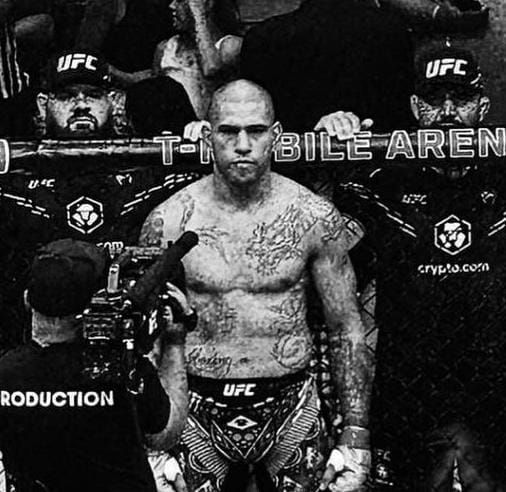 dedemma0's tweet photo. Essa é a luta que tem que ser feita no UFC na casa branca, jon jones vs poatan a última lutas dos 2 no UFC , ia ser cinema #poatan #UFC #JonJones https://t.co/vjaUB9cVCF