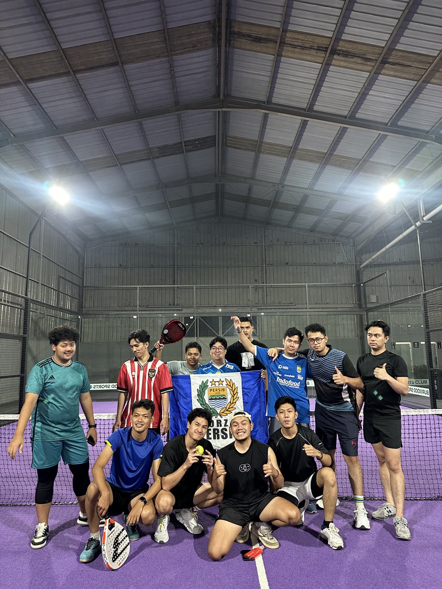 Refal_Manahati's tweet photo. So far so good, top 3 Liga Ngesang Pedia. Padel is Me. Target top global.  #betterthanbefore #pushthelimit https://t.co/DqdFJbZnPE