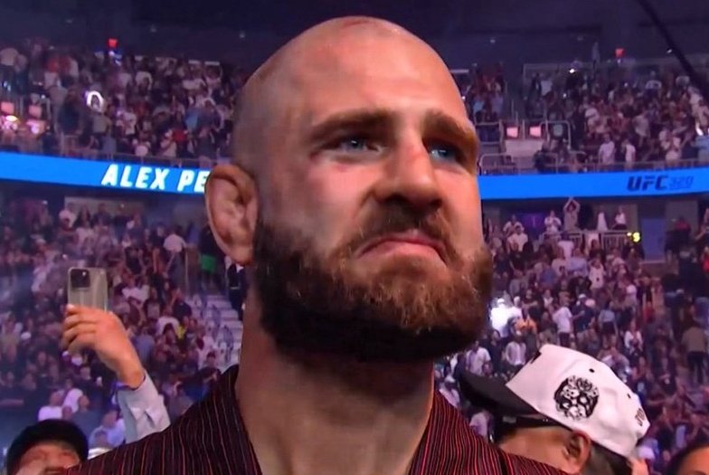 アレックス・ペレイラの王座奪還に涙するイリー・プロハースカ😭