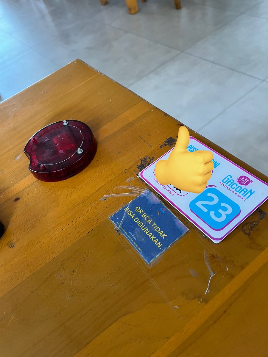 panakpakmade's tweet photo. Kudet wkwk sekarang gacoan udah gk antri panjang lg dikasir karena udah pesen sendiri di meja 🙌🏻 https://t.co/stJgm5Ygwf