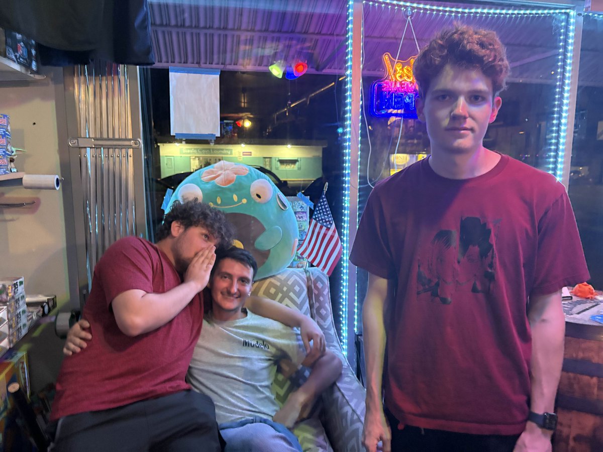 Congrats to the Top 3 of Smash at The Cave #3!  

🥇<a href="/SMKRanger/">Sean (Ranger)</a> (Shulk)
🥈<a href="/Lucky_ssb_/">Lucky</a> (Pac-Man)
🥉<a href="/fletchwill_/">fletcher</a> (Joker)