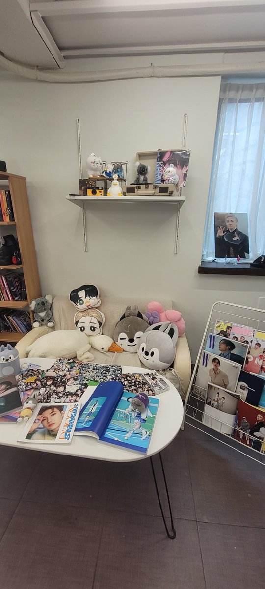 Blablablau123's tweet photo. Was lucky and won a super cute t-shirt. And the Pcs are so cute too 😍
Made so well! 💕
@idol_type_chan

Loc: Cafe we meet there, Hongdae
#my_type_CHAN
#원앤온리_내_아이돌_방찬 https://t.co/wpWEH3hWLx