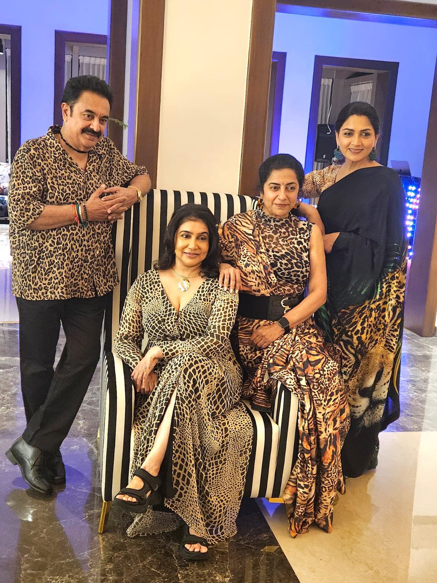 sridevisreedhar's tweet photo. โJungleโ was the theme! And they rocked it ๐คฉ๐ฅ in style ๐ฅฐThe much-loved 80โs Stars Reunion, was held in Chennai last night (Oct 4th, 2025). The fun & nostalgic evening was curated by #Lissy, #Poornima , @khushsundar & @hasinimani hosted by #rajkumarsethupathi and #sripriya https://t.co/RhndYdDGsW