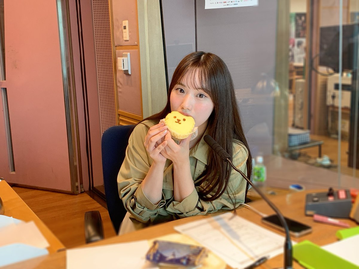 nanana1053's tweet photo. 3時のおやつまで待てない #あんなな🐻🌕

#お月見ベアフルのスチームケーキ
#まったりーず #タリーズ #タリーズコーヒー 
#あんななのなななっ #CBCラジオ #安藤渚七 https://t.co/Qbkb5ppyDG