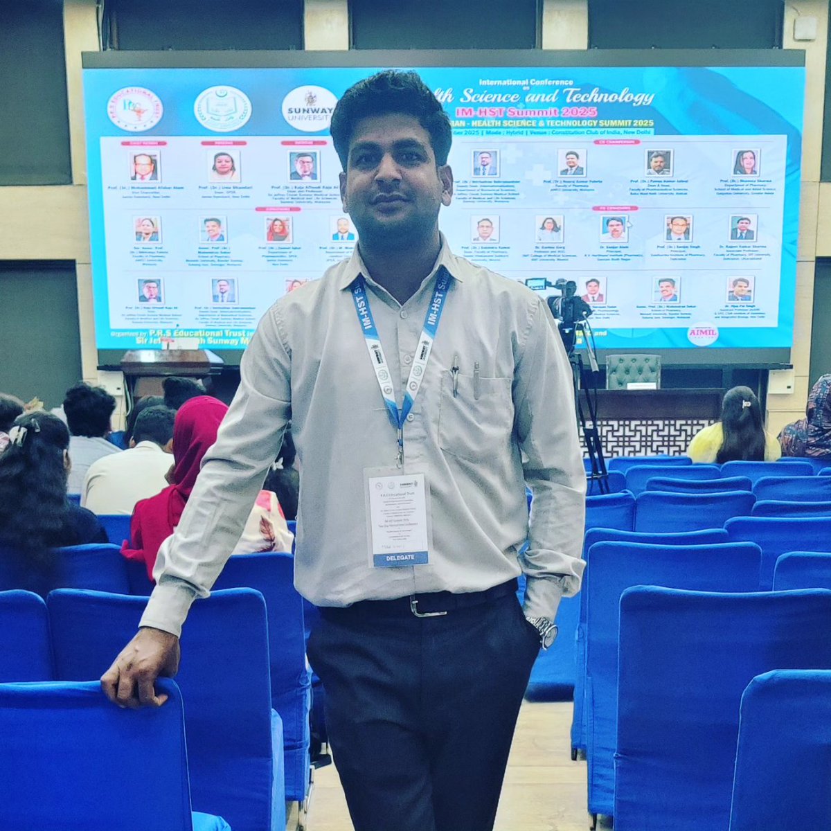Mohdwaris786's tweet photo. Presenting at the International Conference — a proud moment of learning and sharing #international #confrence #viral #Twitter #ShareX #proud #TWICE_THISISFOR_WORLD_TOUR #Trending https://t.co/mofSM1svBd