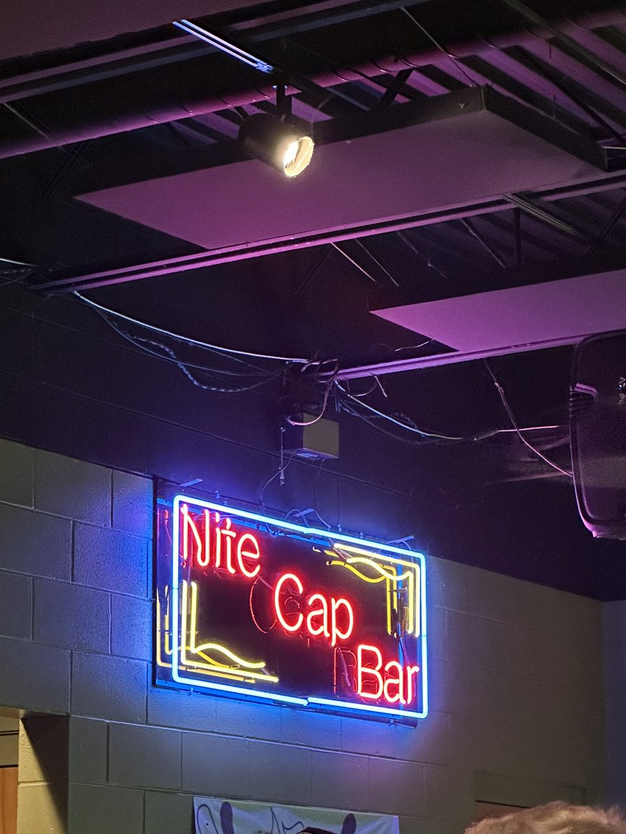 RodneyRadDog's tweet photo. Figured they offered complimentary bathroom bag. Consider me disappointed in the Nite Cap Bar. https://t.co/fIjOWxDf0g