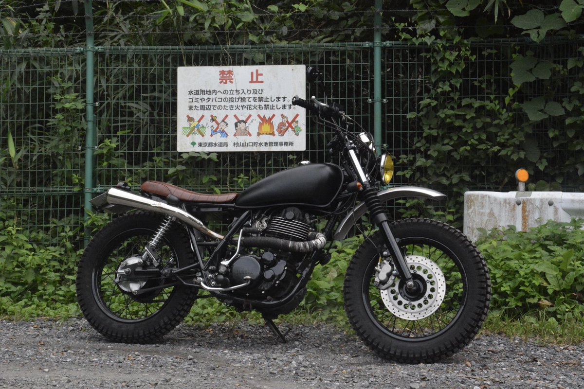 最近全く乗っていないので、とっても寂しいけど乗ってくれる人がいるなら手放すことも検討中…🌀
キャブ最終型、スクランブラーカスタム欲しい人いるかな…