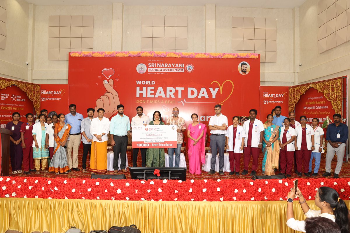snhrc_vellore's tweet image. With the Divine Blessings of Sri Sakthi Amma, #WorldHeartDay2025 was celebrated at Sri Narayani Hospital &amp;amp; Research Centre. 🎉
Graced by Venkat Prabhu, Mirnalini Ravi, and our Hon’ble Director Prof. N. Balaji. ❤️
Promoting heart health with divine care!
#SriSakthiAmma #SNHRC