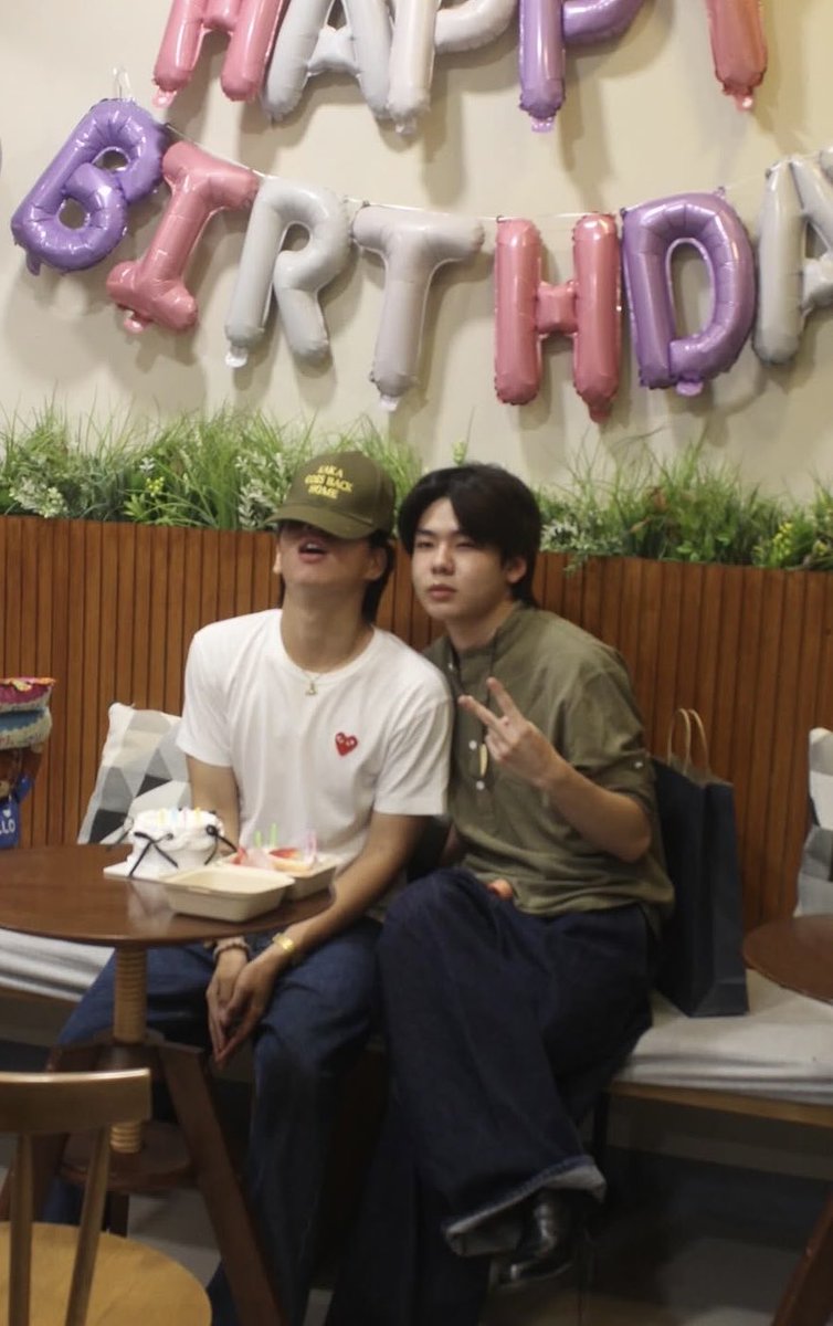 เมื่อวันที่ 25 กันยายน น้องพีคได้ไปร่วมงานวันเกิดของพี่กาก้ามาครับ 🧢 🎂 

ขอบคุณภาพจาก kaka_tanawich_home ❤️

#growingwithkakagoesbackhome
#pvy_peak #kakagoesbackhome