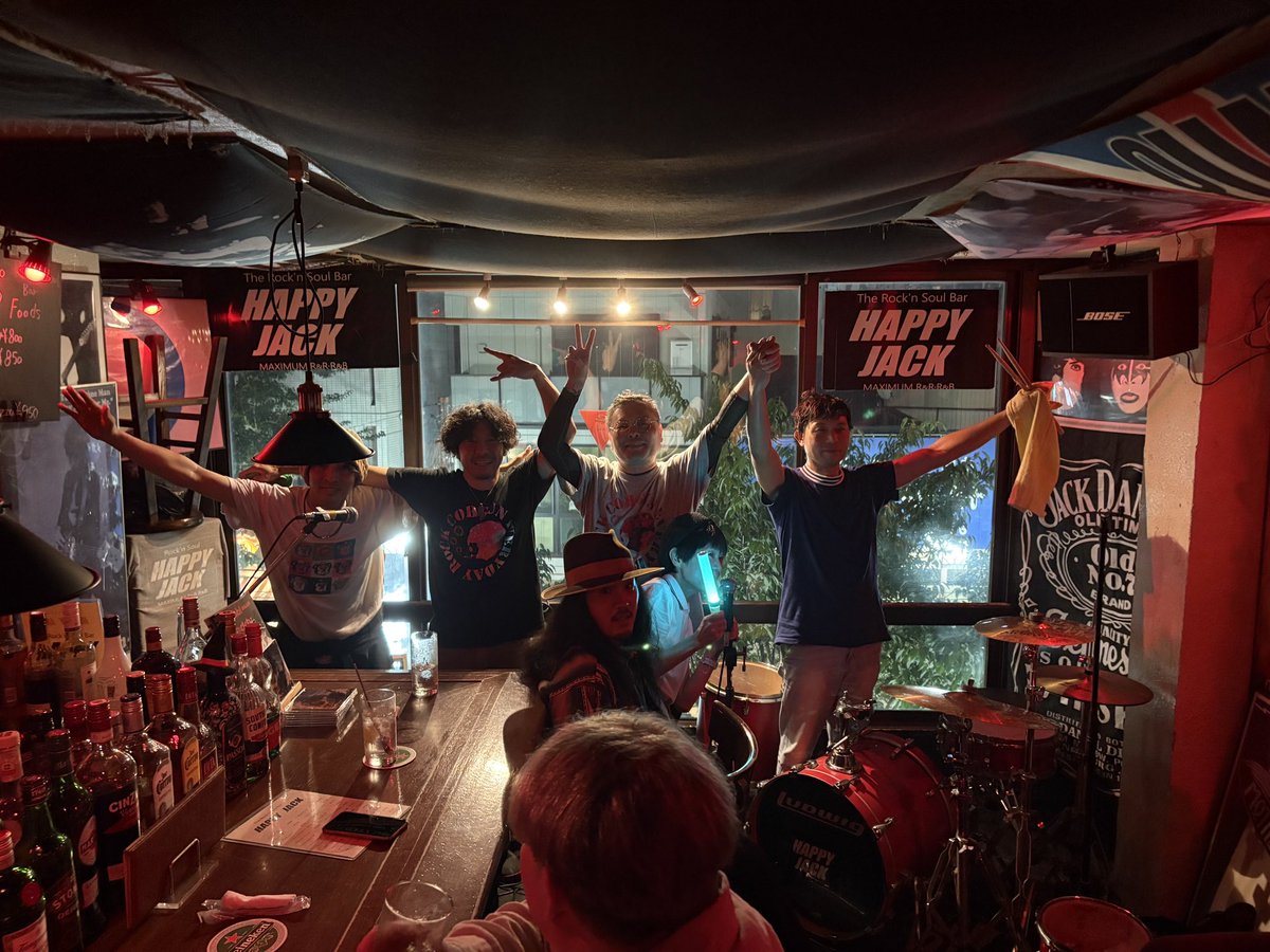 cohgun's tweet photo. 昨日は野毛happy jackライブ無事終了🎸
マスター、NONOさん来店いただいたみなさまありがとうございました。
CDも購入いただきありがとうございます。😊
次回は11月2日鶴見ギグス箱庭です。
#箱庭
#野毛happyjack https://t.co/O6u4gKnYhf