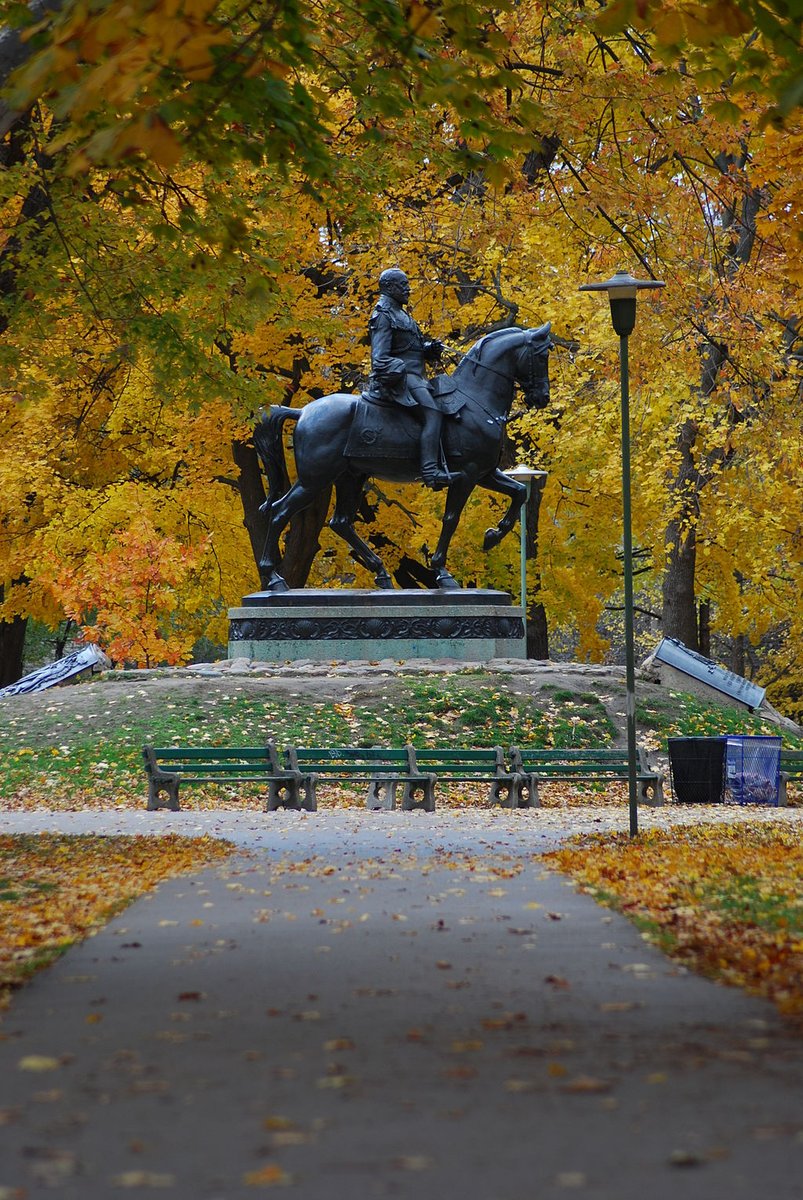 An autumn view of Queen's Park in Toronto, Ontario
