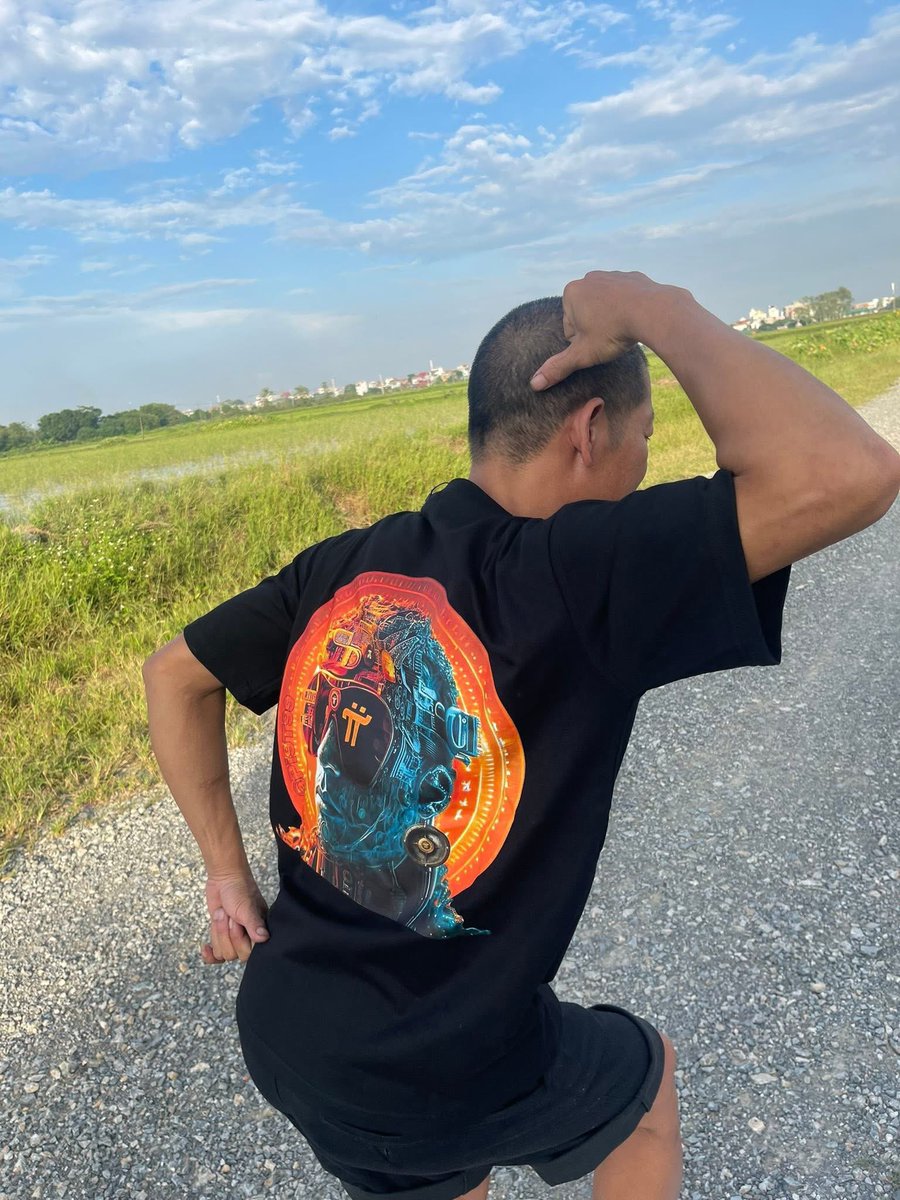 pidesktop's tweet image. What do you find in this young man image?
#okcoins #pidesktop