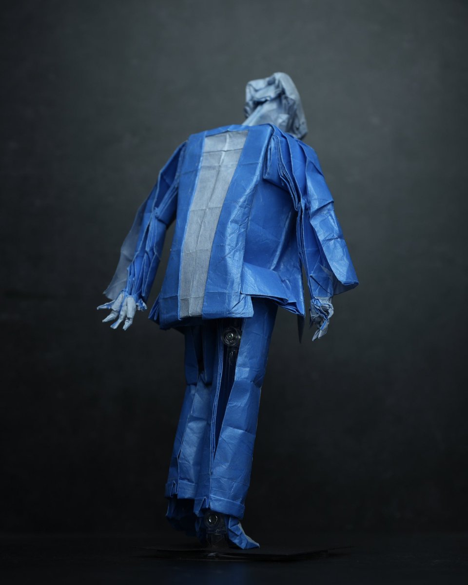 Worked to Death

32x32 grid, 80x80cm kozo-tissue
#origami #undertale