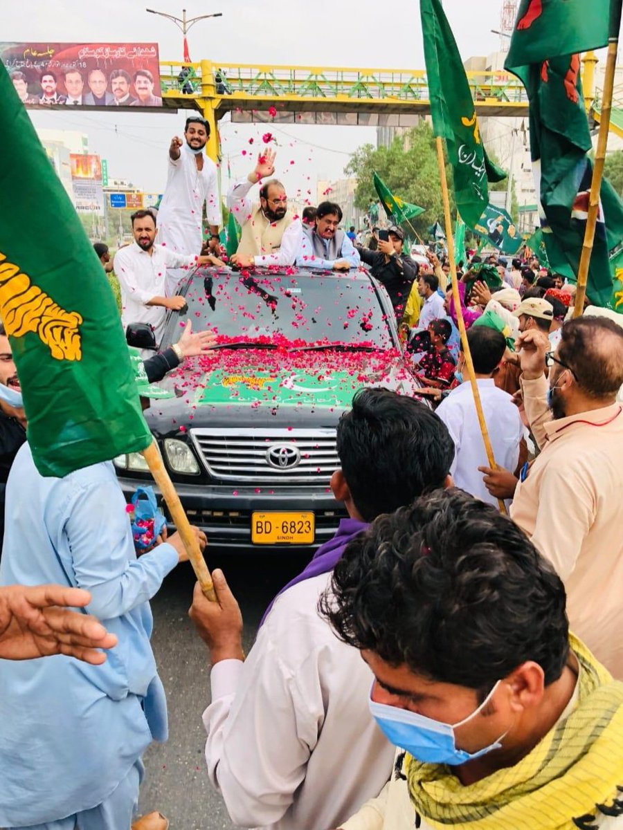 saeedA77422767's tweet photo. رقم تو اتنی ملتی ہے تو کام کیوں نہیں کرواتے بہرحال پیپلز پارٹی کی سندھ حکومت نے کچھ کرنا نہیں درجن بھر ترجمان  رکھے ہیں  مریم بی بی نے سندھ حکومت کی جو چھترول کی اور آئینہ دکھایا ہے وہ قابل تعریف اور لائق تحسین ہے مریم بی بی 
@MaryamNSharif 
قدم بڑھاؤ کراچی آپ کے ساتھ ہے https://t.co/2ewpOSWWIY
