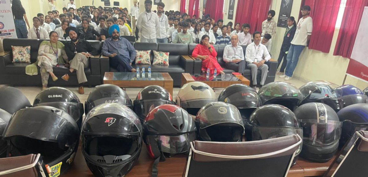 avoidaccident's tweet image. Conducted youth road safety session at @Chandigarh_uni GGS college of Technology in association of #DRSC @dcmohali @komalmittal23 . Reflectors are fixed on Helmets ⛑️, TwoWheeler safety IEC material Banners distributed . Sh Karnail Singh DSP @sasnagarpolice presided the session.