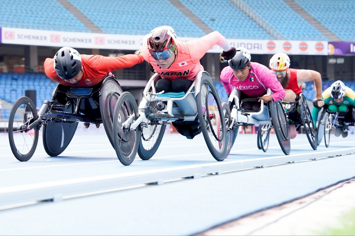 「#ニューデリー2025世界パラ陸上競技選手権大会」最終日

T52クラス(車いす)1500ｍ決勝で
#佐藤友祈選手(モリサワ)が3分30秒19の大会新記録のタイムで金メダル🥇佐藤選手は今大会、🥇🥈🥇3個のメダル。
　2位には
#上与那原寛和選手(SMBC日興証券)が3分57秒75のタイムで400ｍに続いての銀メダル獲得