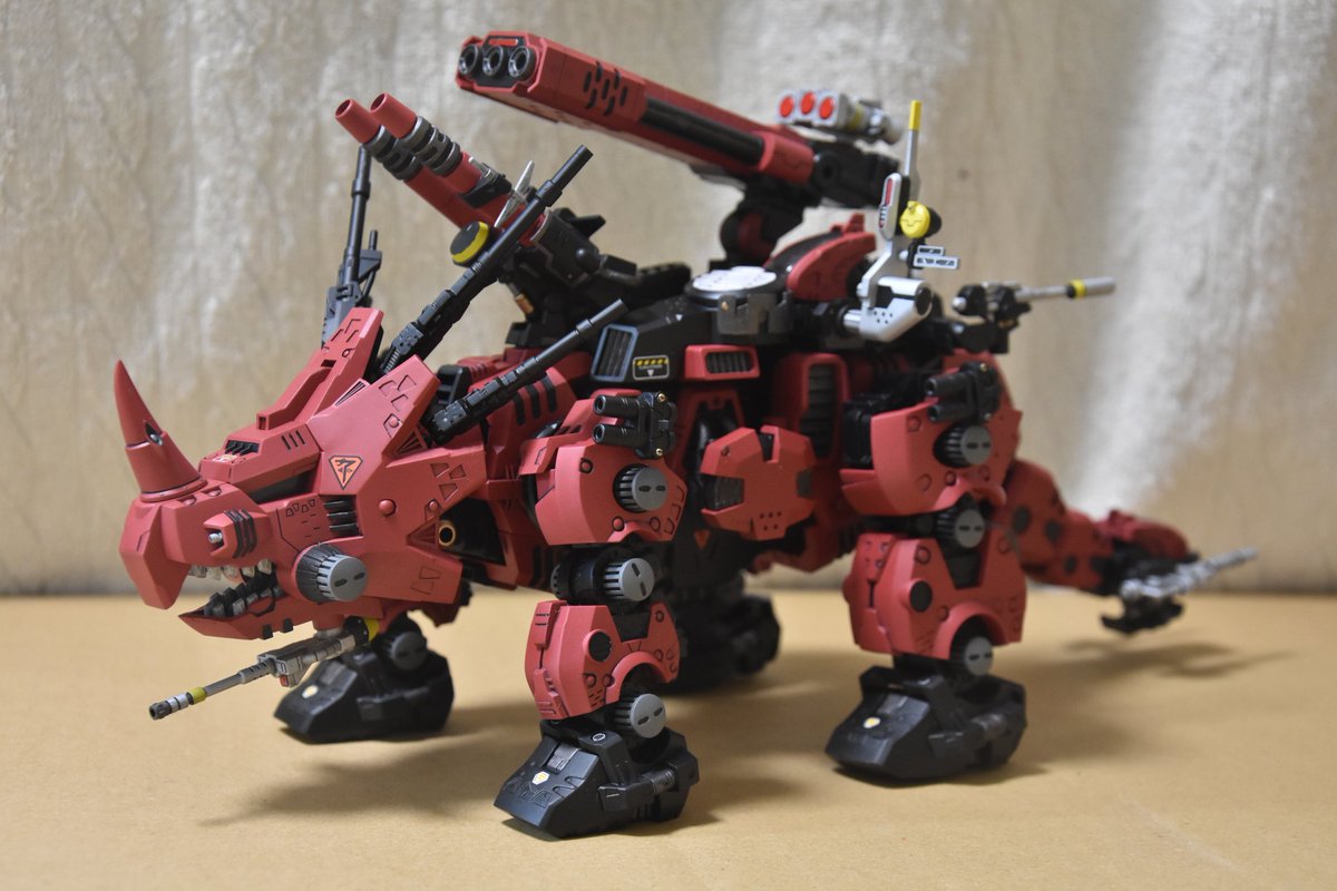 alice755578's tweet photo. HMMレッドホーンゼネバス帝国仕様完成しました。
15年前のキットにしては作りやすい良キットでした。

#HMMゾイド
#ZOIDS
#コトブキヤ https://t.co/26vqpKB5Tf