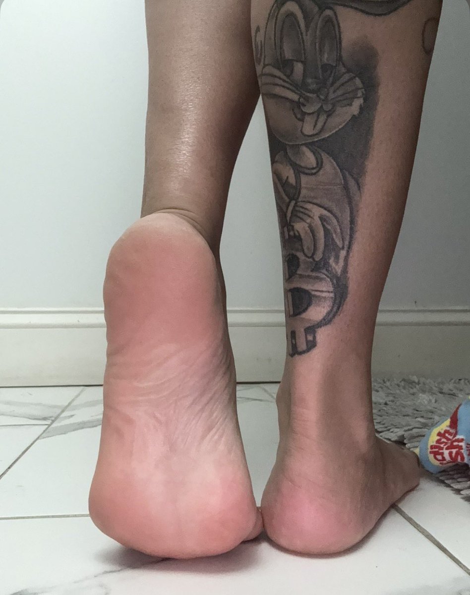 AshleyAlexa39's tweet photo. #bugs #paypig #cashapp $AAlexandria40 #softheels https://t.co/NYDLg4KTmN
