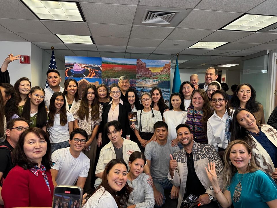 Dimash_EurasianDears tweet media