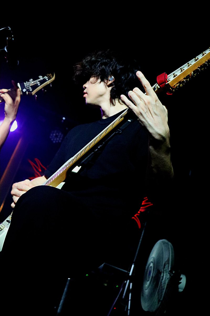 Eighteen April tweet media