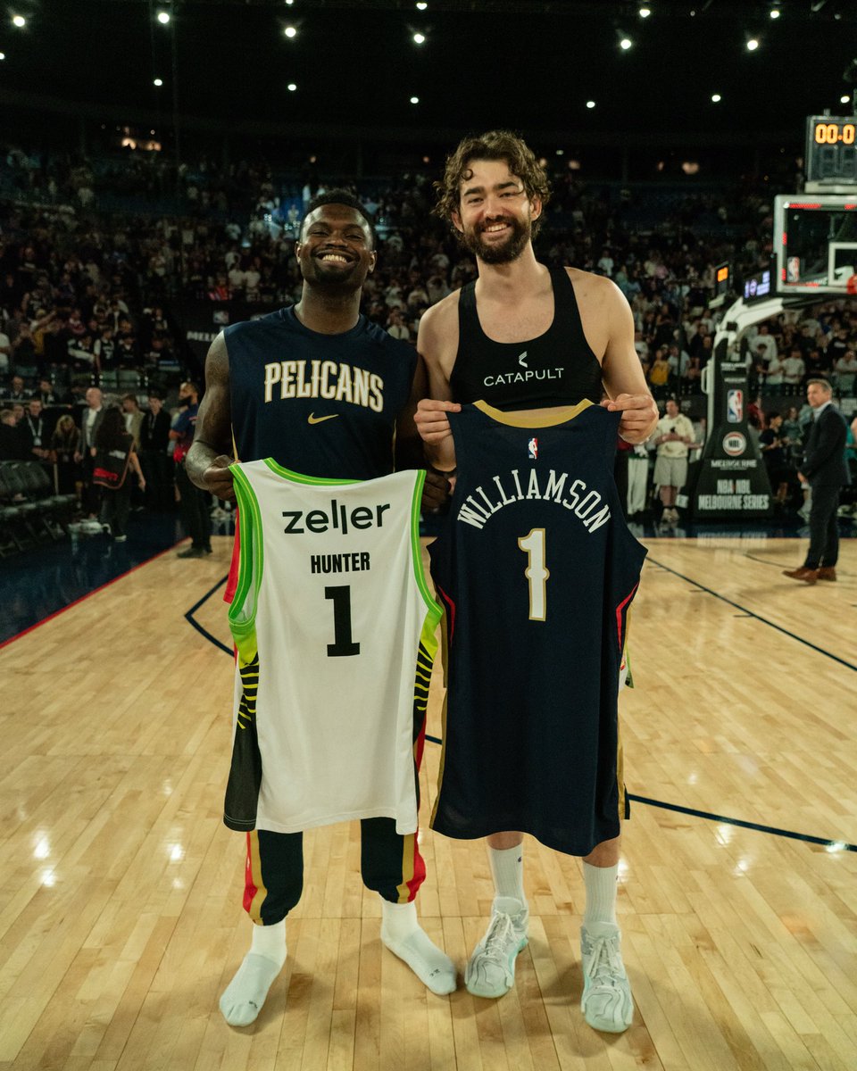SEMelbPhoenix's tweet photo. Plenty of love 💚🤝

@PelicansNBA | @NBL | @NBA https://t.co/Geridgih3g
