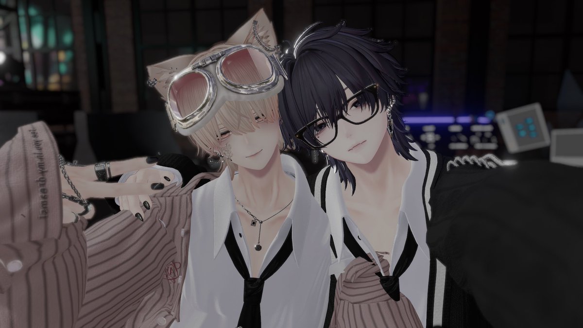 おはよ~！珍しく二日酔いです

写真は前に撮ったあるかとのツーショ