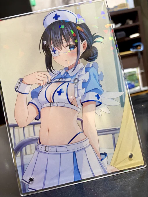 ｟レア賞｠のリヴィちゃんのホログラムアクリルプレートです! こちらにサインが入ります! ウェブポン公式フォロー&amp;リポストキャンペーンでも抽選でゲットできますので奮ってご参加ください〜 #くづゆウェブポン