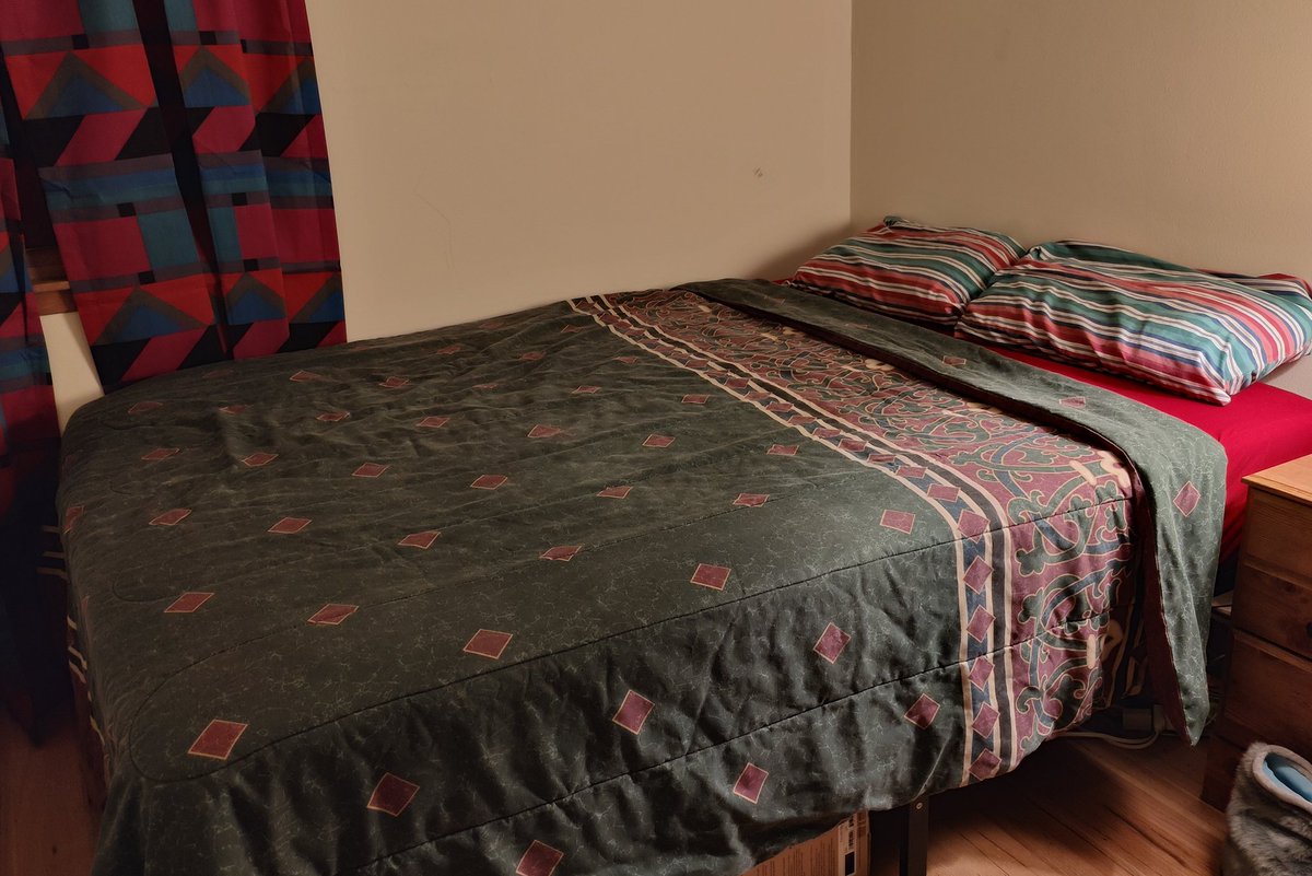 Idk what it is but it just feels Soo right to collect vintage comforters