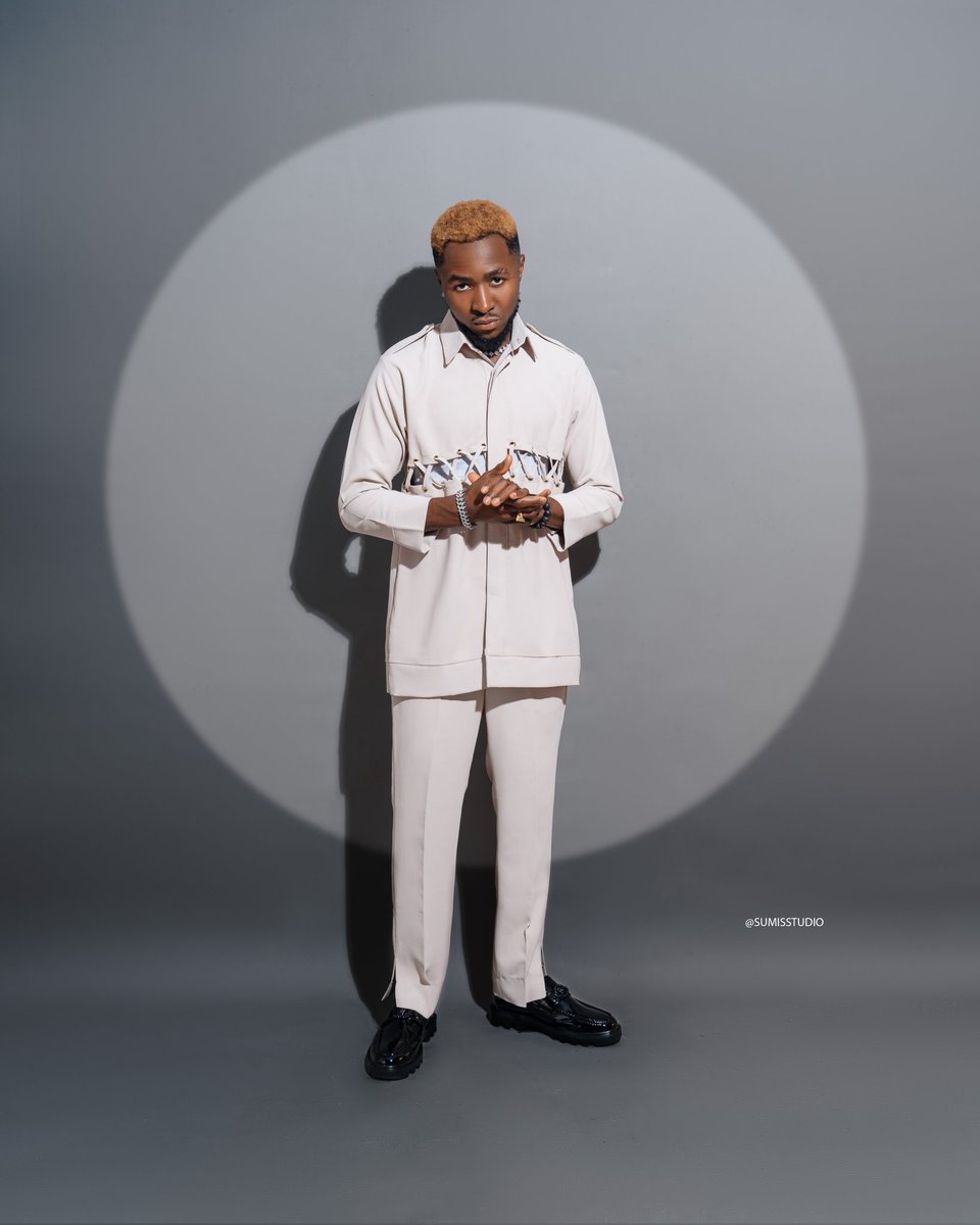 KeyzBlezzy's tweet photo. Today  which is my birthday  I will like to show each and every one of you who knows he/she wants to amount in life and not only just show you but give you all a GIFT 🎁 ( yes I mine everyone who is willing to learn &amp;  grow) on this special day of my life . Available on YouTube https://t.co/OpEQ1OaQE4