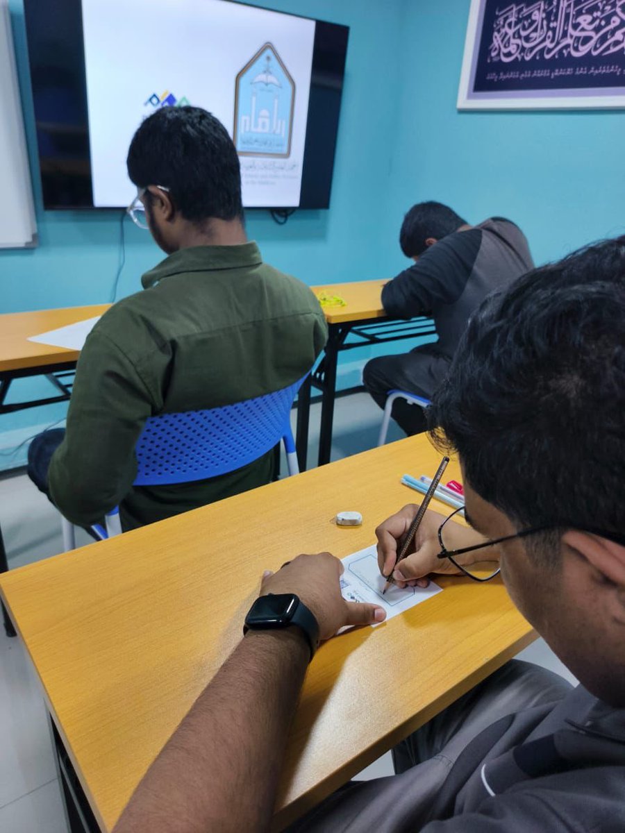 InstMaldive's tweet photo. احتفل المعهد صباح اليوم بمناسبة اليوم العالمي للمعلم، تقديرًا لجهود المعلمين ورسالتهم السامية في بناء الأجيال وصناعة المستقبل.
وشارك الطلاب بإقامة بعض الأنشطة والفعاليات تعبيراً عن شعورهم بهذه المناسبة.
#يوم_المعلم 
@IMSIU_edu_sa https://t.co/CTFDmwjRPa