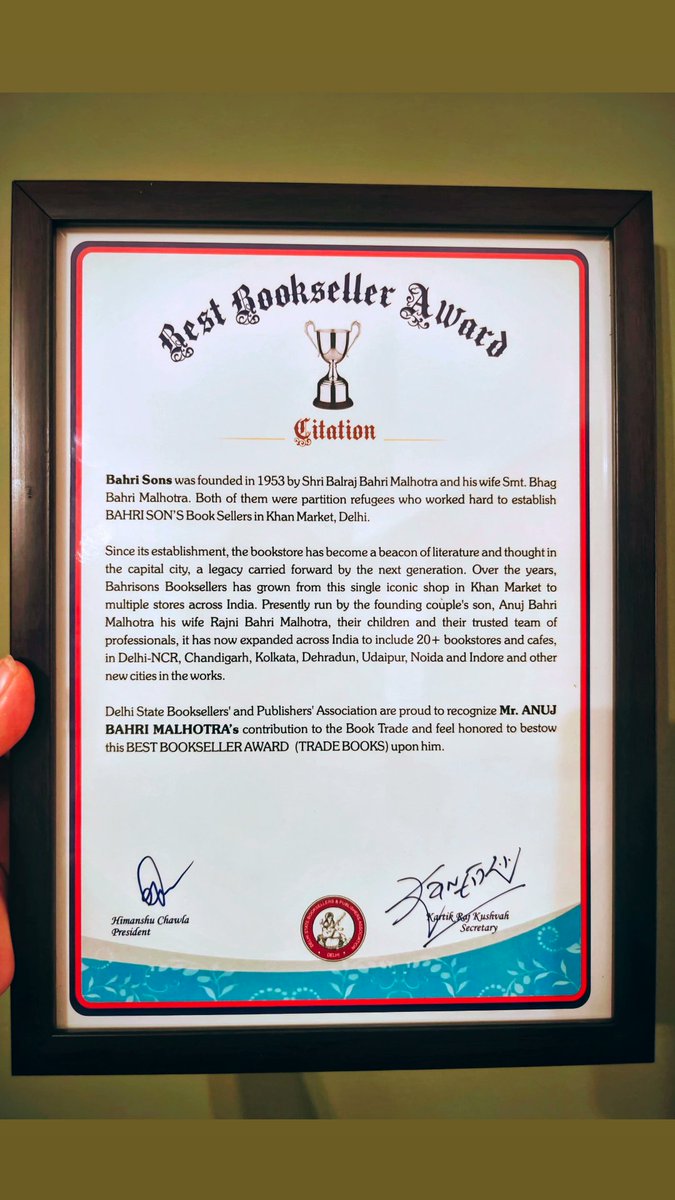 Bahrisons Bookseller tweet media