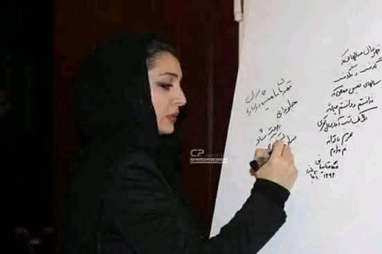 روز معلم را به کسانیکه این وظیفهٔ مقدس را انتخاب کردند، به آن عشق ورزیدند، در شرایط سخت و ناگوار زنده گی با داشتن امتیاز مادی ناچیز از خدمت و تعلیم به نسل جوان وطن خسته نه شدند، در روشنایی جامعه سخت کوشیدند 
روز تان خجسته باد