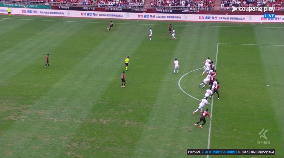 lagiovinezza's tweet photo. 핸드볼파울 전에 이미 옵이었는데 이건 안보고 pk만 보는게 맞냐? https://t.co/SCo3BP29gS
