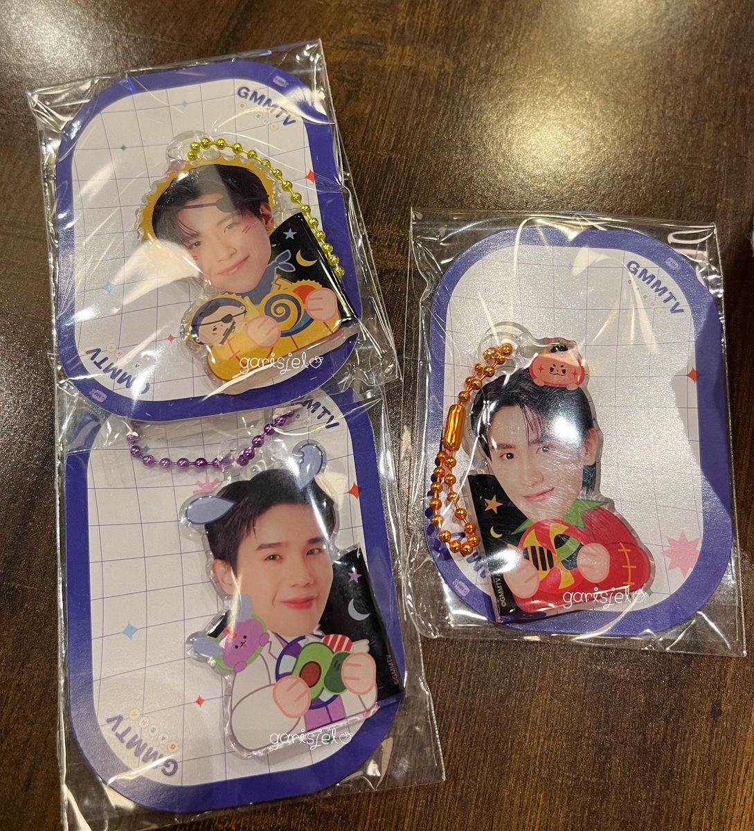 garisjel's tweet image. แม่ยังหาฟอสไม่ได้ น้องบุ๊คอยากคู่ใครก่อนคะลูก