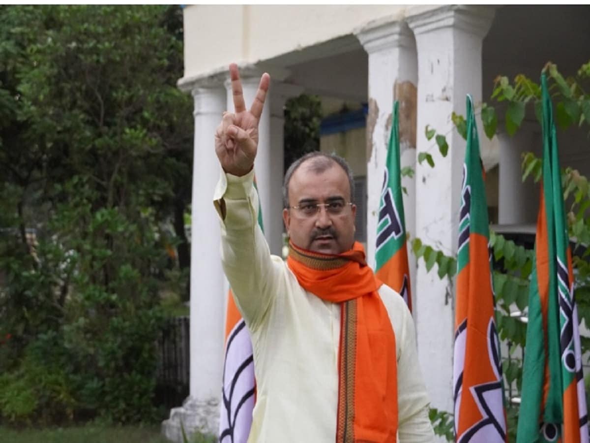 🚨 बिहार की स्वास्थ्य व्यवस्था पर गहरी सर्जरी जरूरी है

राज्य आज मेडिकल इंफ्रास्ट्रक्चर, डॉक्टरों की कमी और हेल्थ मैनेजमेंट फेल्योर की गंभीर स्थिति में है।

🔴 CAG रिपोर्ट 2024 के अनुसार:
➡️ बिहार में 58% डॉक्टरों के पद रिक्त हैं।
➡️ कई ज़िलों में स्पेशलिस्ट डॉक्टर नहीं हैं।
➡️