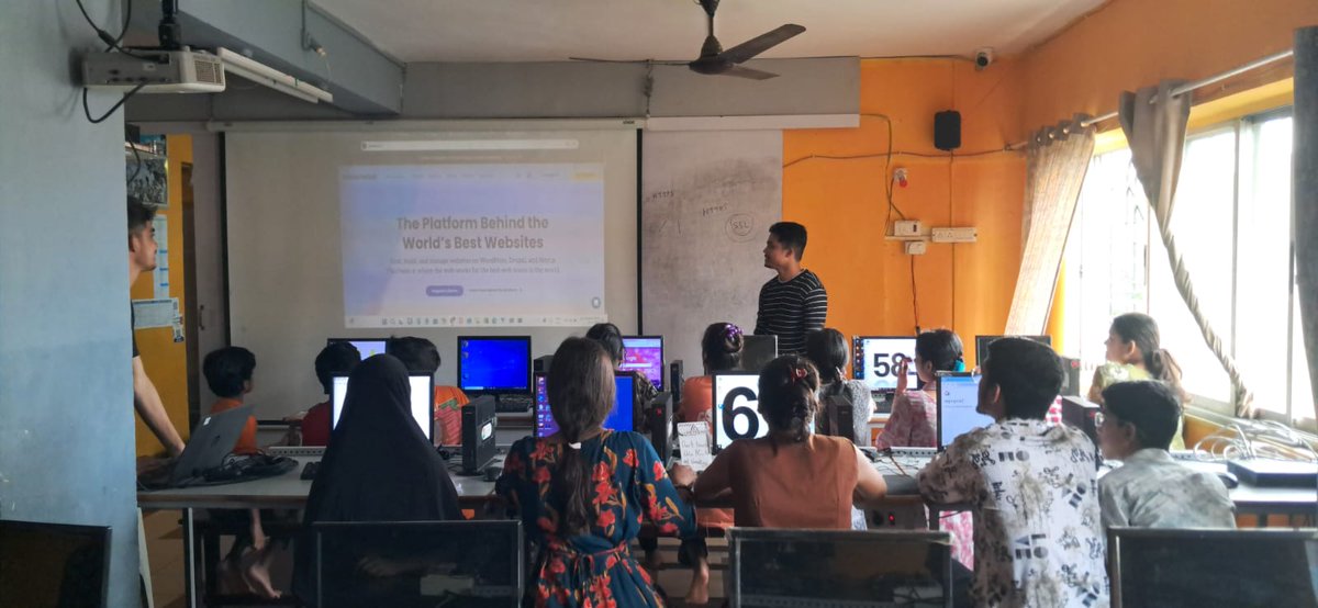 apnipathshala_'s tweet image. Education isn’t just about marks—it’s about mindset. When students learn to ask questions, explore ideas, and solve problems, they become creators of their own future #chaloseekhe
#apnipathshala #futureready #digitallearning