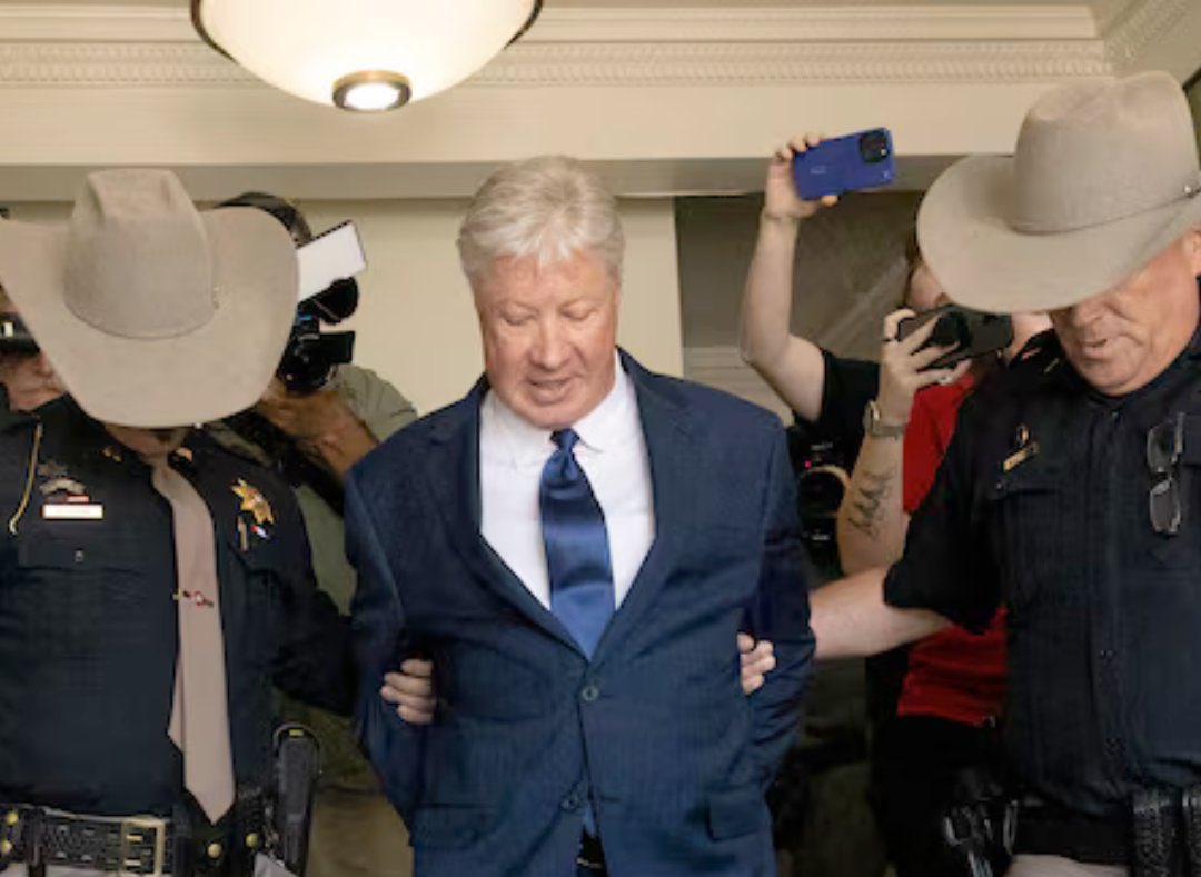 ⚡️🇺🇸FLASH - Robert #Morris, figure majeure de l’évangélisme américain, fondateur de l’une des plus grandes églises évangéliques du Texas et ancien conseiller spirituel de Donald Trump, a plaidé coupable d’abus sexuels sur une fillette de 12 ans. (BBC)