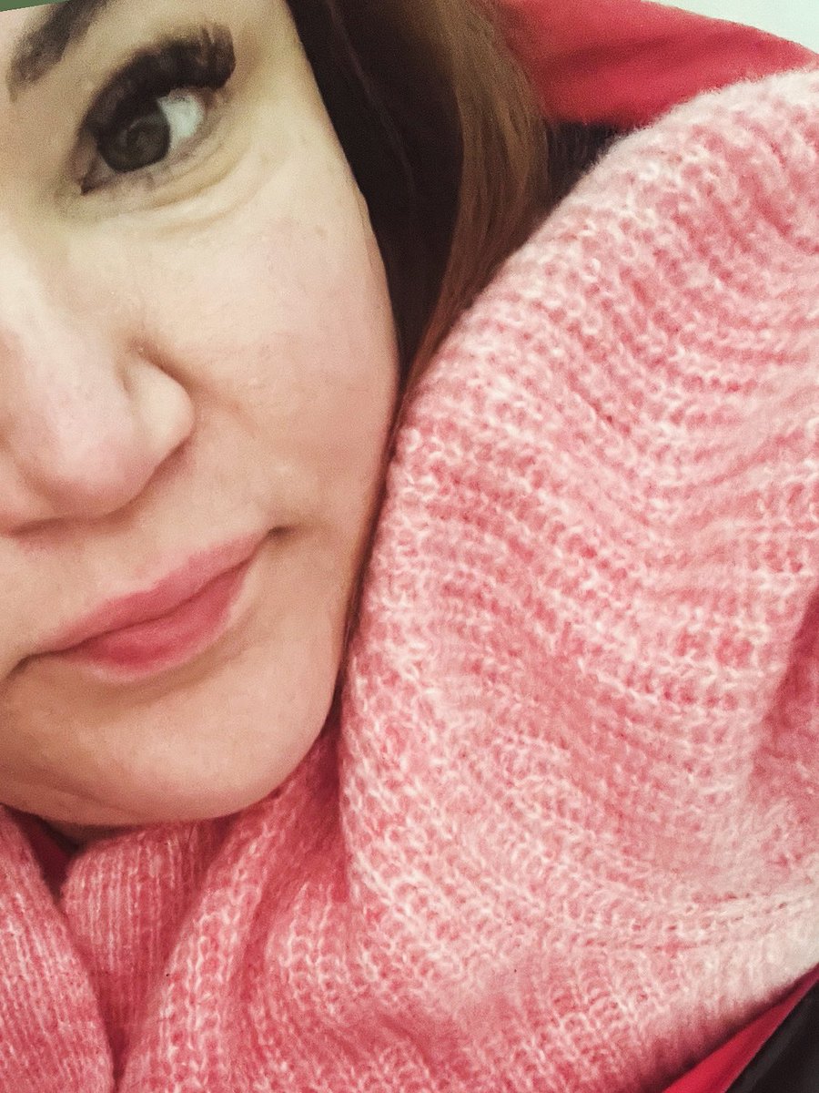 taija_myyra's tweet image. Huomenta täältä makuupussista! Kolin kansallismaisemissa ollaan, karhut eivät ole vielä tavoittaneet meitä. Eka yö takana. 👌 #erprinsessat #koli #pohjoiskarjala