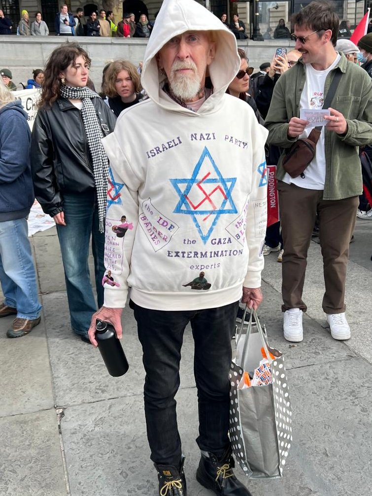 barryrobson's tweet photo. @Lord_Talbot64 Look at the state of him. Share and shame the twat #StopTheLoonyLeft #StopTheProtests #ActionNotWords #RestoreBritain #EnoughIsEnough https://t.co/rPHA61CihU