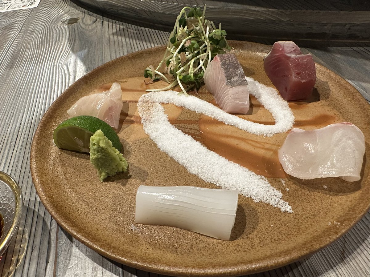 jjsanchako's tweet photo. 今日の刺し盛り

ぽんしゅや 三徳六味 錦小路新町店

 #フロサポ京都修学旅行 https://t.co/UbEoNl9bnn