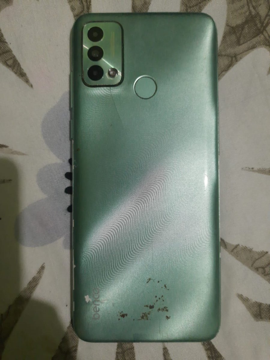 aqdasvoice's tweet photo. @Flipkart what’s happening with your service?
I ordered Vivo T4x (Open Box Delivery) but got a damaged, fake local phone!
Raised return request Order Id - OD435573497600876100 but no response till now.
This is pure fraud and totally unethical!
#FlipkartScam #ConsumerRights https://t.co/fxofBcgQ9K