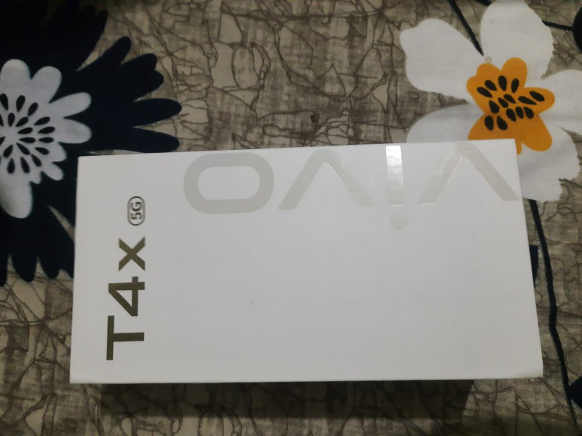 aqdasvoice's tweet photo. @Flipkart what’s happening with your service?
I ordered Vivo T4x (Open Box Delivery) but got a damaged, fake local phone!
Raised return request Order Id - OD435573497600876100 but no response till now.
This is pure fraud and totally unethical!
#FlipkartScam #ConsumerRights https://t.co/fxofBcgQ9K