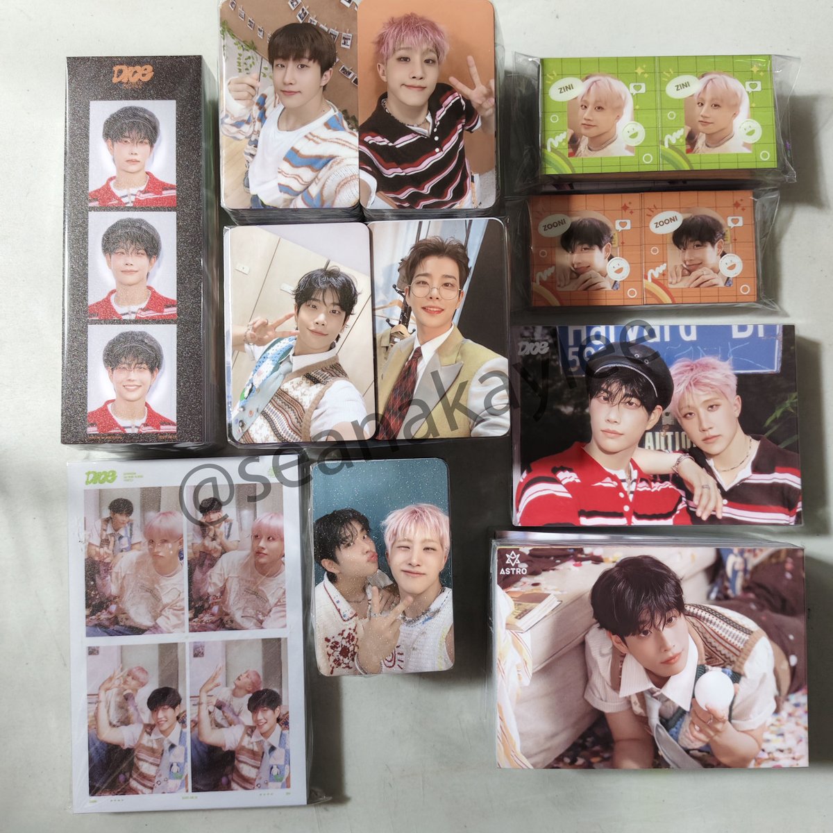 seanakaylee's tweet photo. Hi Arohas!💜
I’ll be giving out ZooniZini freebies at #RollTheDiceinManila 🎲
🎁 1 pack includes:
Photocards
3R Size Photo
ZooniZini Stickers
Filmstrip
Collage Photo

Memo Pads too! (Limited)

See you this Saturday, Oct. 11, 2025!😊

#ZOONIZINI #DICE #RollTheDice
#아스트로 #ASTRO https://t.co/r6oVofbclU