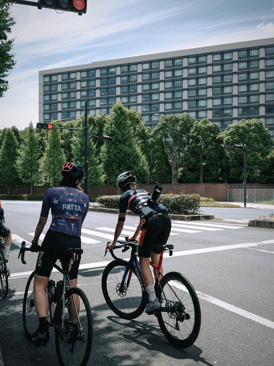 hello9082's tweet photo. さあ、自転車で出発🚴‍♀️
朝の風と太陽🌞を感じながら、川沿いの景色🏞️を楽しみます✨

#自転車 
#サイクリング 
#朝の風 
#太陽よりも眩しい星
#自由
#楽しい 
#川沿い 
#景色  #アウトドア 
#運動 https://t.co/DnHY1LXBiM