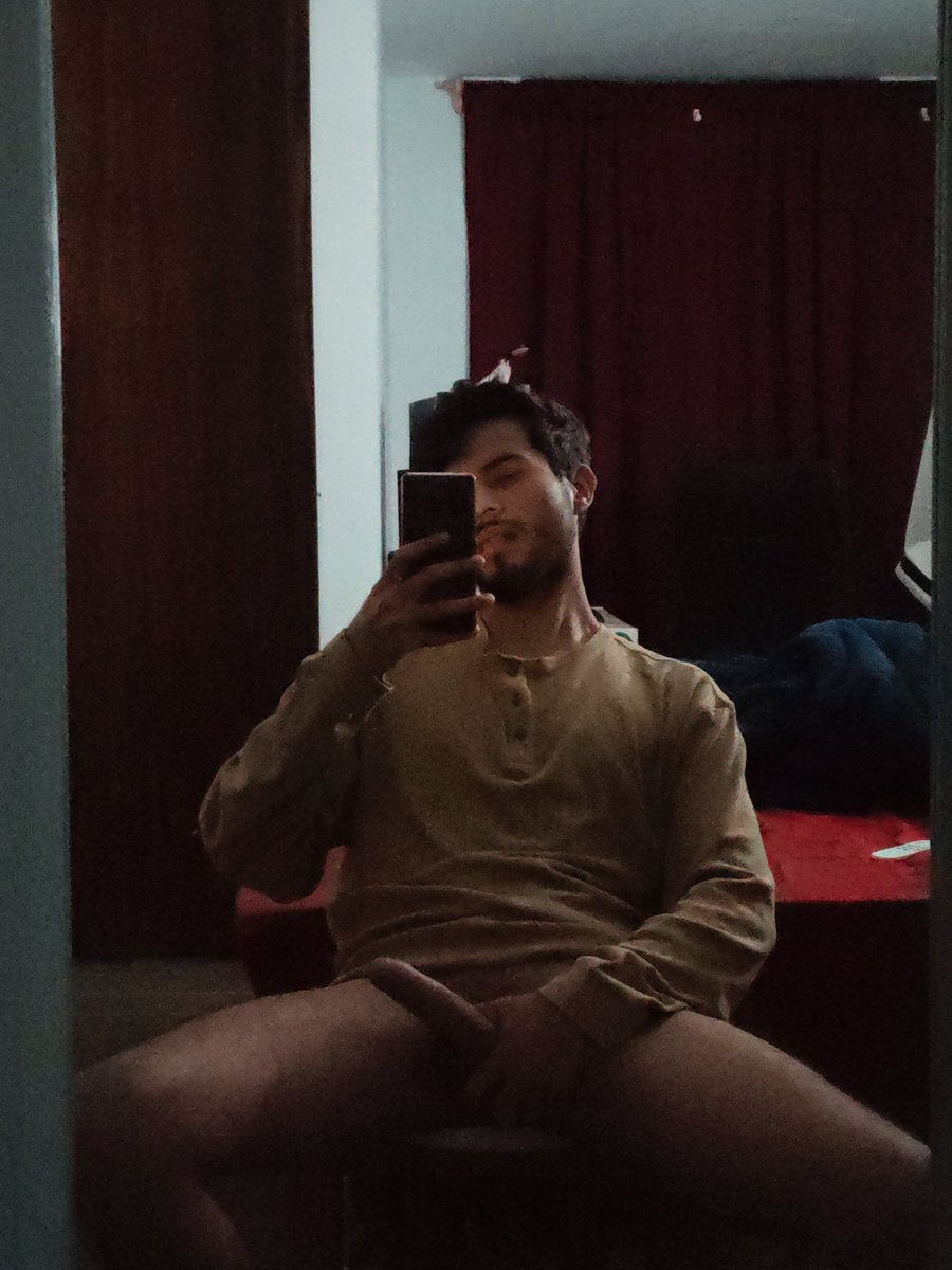 Alguien quiere jugar con ella? 🥵