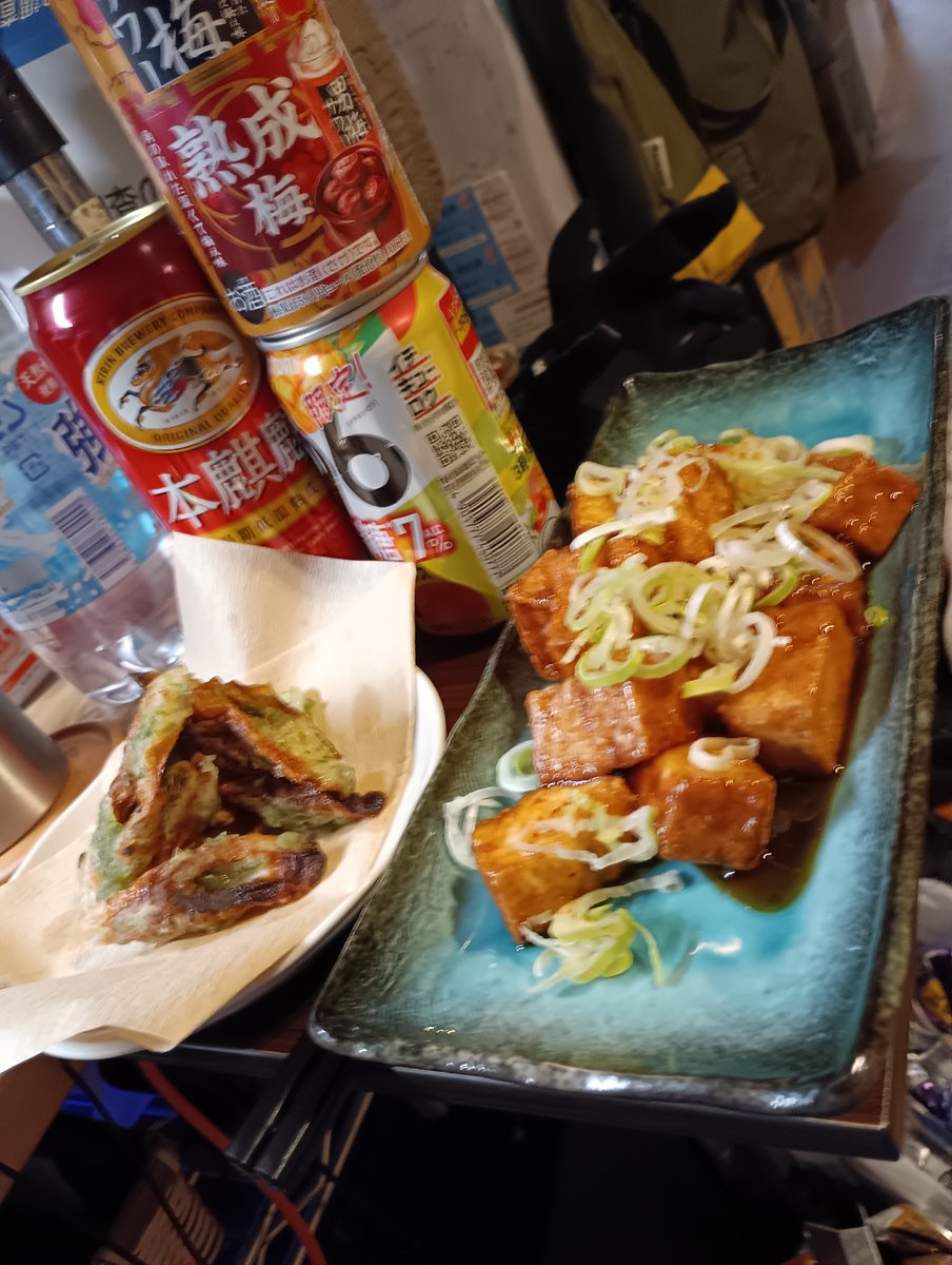 今回の飲酒雑談配信のオツマミはコレ！
本日18:30～！
お題は「体の調子はどう？」です(^_-)-☆
お酒を呑みながらダラダラお話しますので
直ぐに脱線します(笑)

是非、遊びに来てね～！

待機所：youtube.com/live/nQz4aoZsL…

#TRIGGERの小部屋
#新人Vtuber 
#飲酒雑談配信
#配信告知
#拡散希望RT