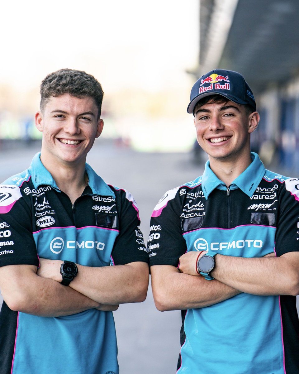 AsparTeam's tweet photo. See those smiles? 

They don’t have them today, but they will have them back soon.

Both Alonso and Holgado crashed while fighting for top 5 positions, but the good thing is both are OK.

#IndonesianGP https://t.co/WIU2t1Ey1G