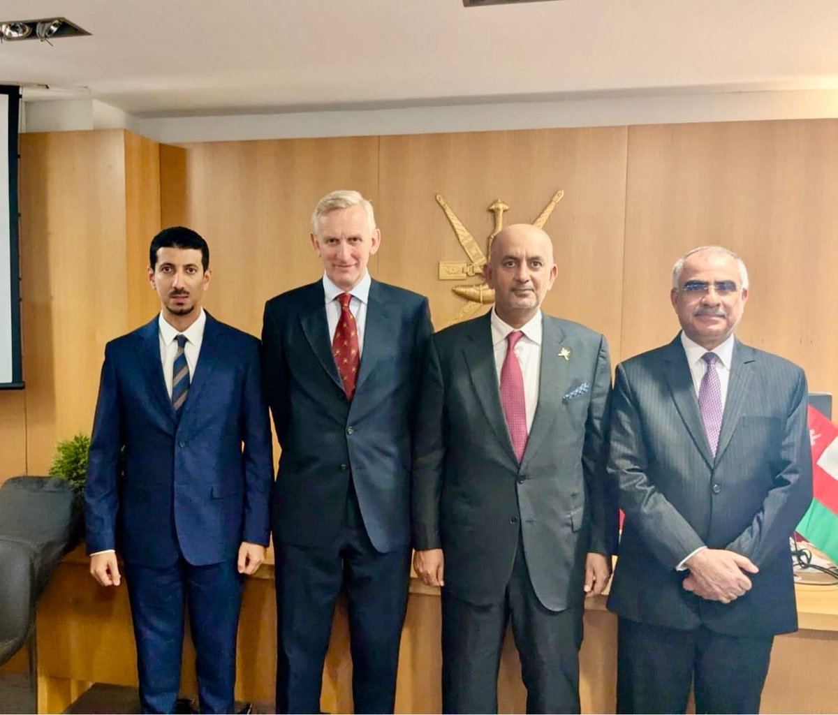 MaanAlRawahi's tweet photo. HE Sh. Dr. Ali delivered an inspiring speech at the British Omani Society on “Empowering Oman’s Tomorrow: Strategic Insights from OPAZ”